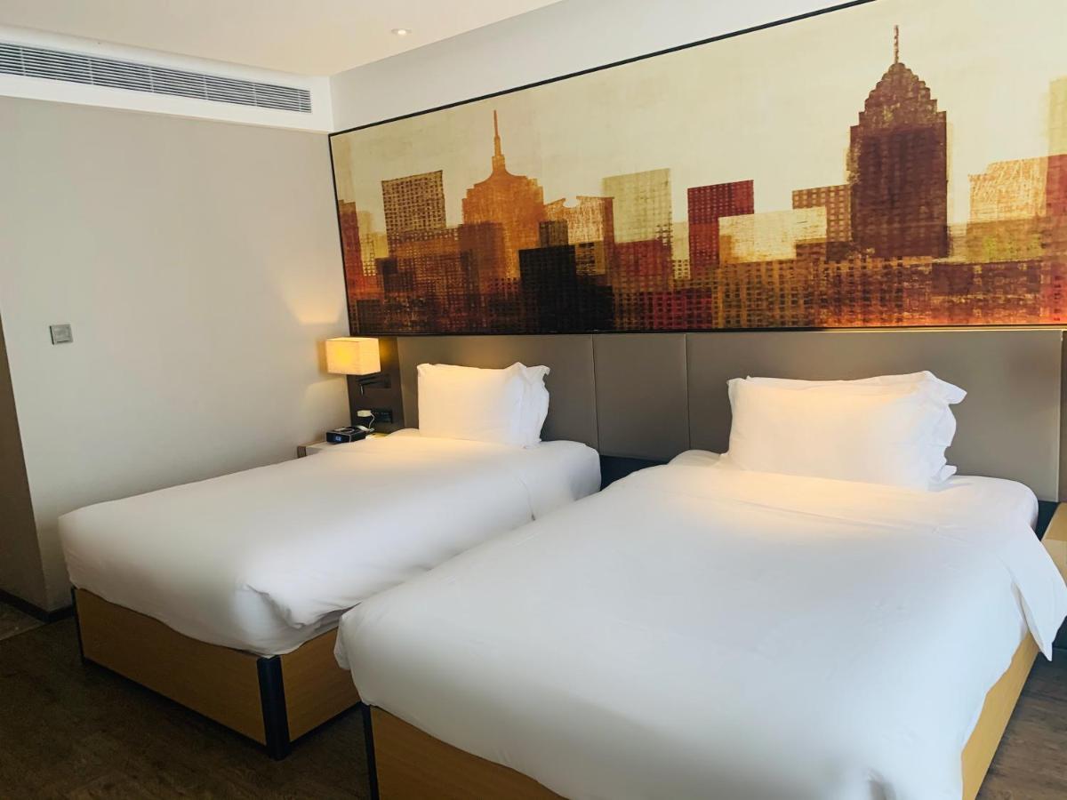 Mercure Shanghai Hongqiao Railway Station Exterior photo