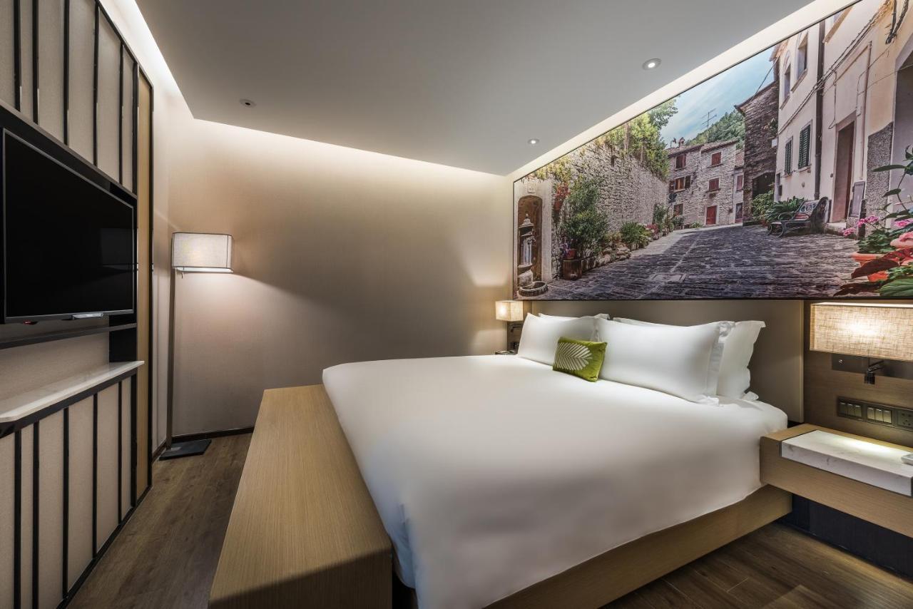Mercure Shanghai Hongqiao Railway Station Exterior photo